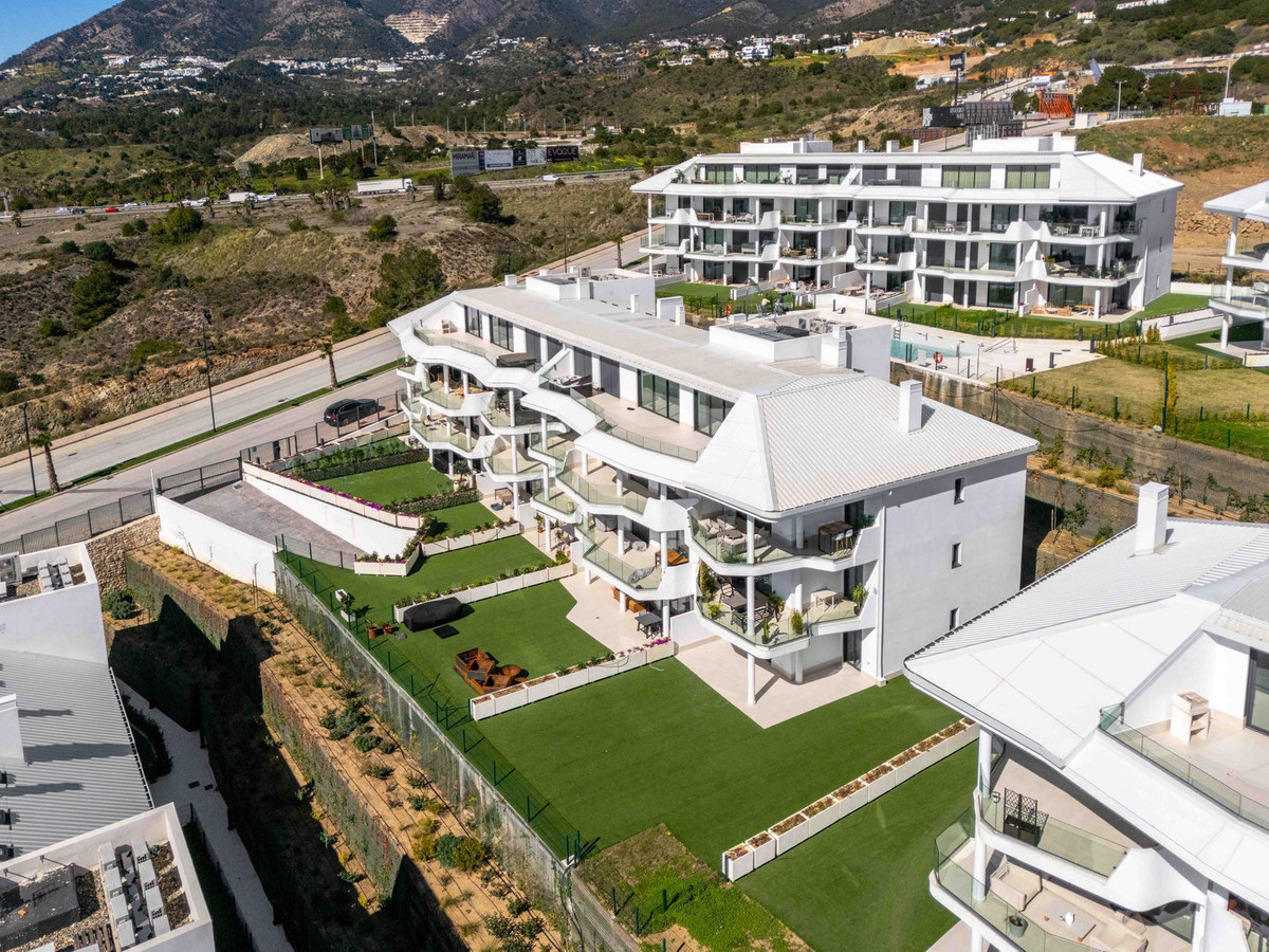 3 Bed Apartment for sale in Fuengirola Costa Del Sol, Málaga, Spain