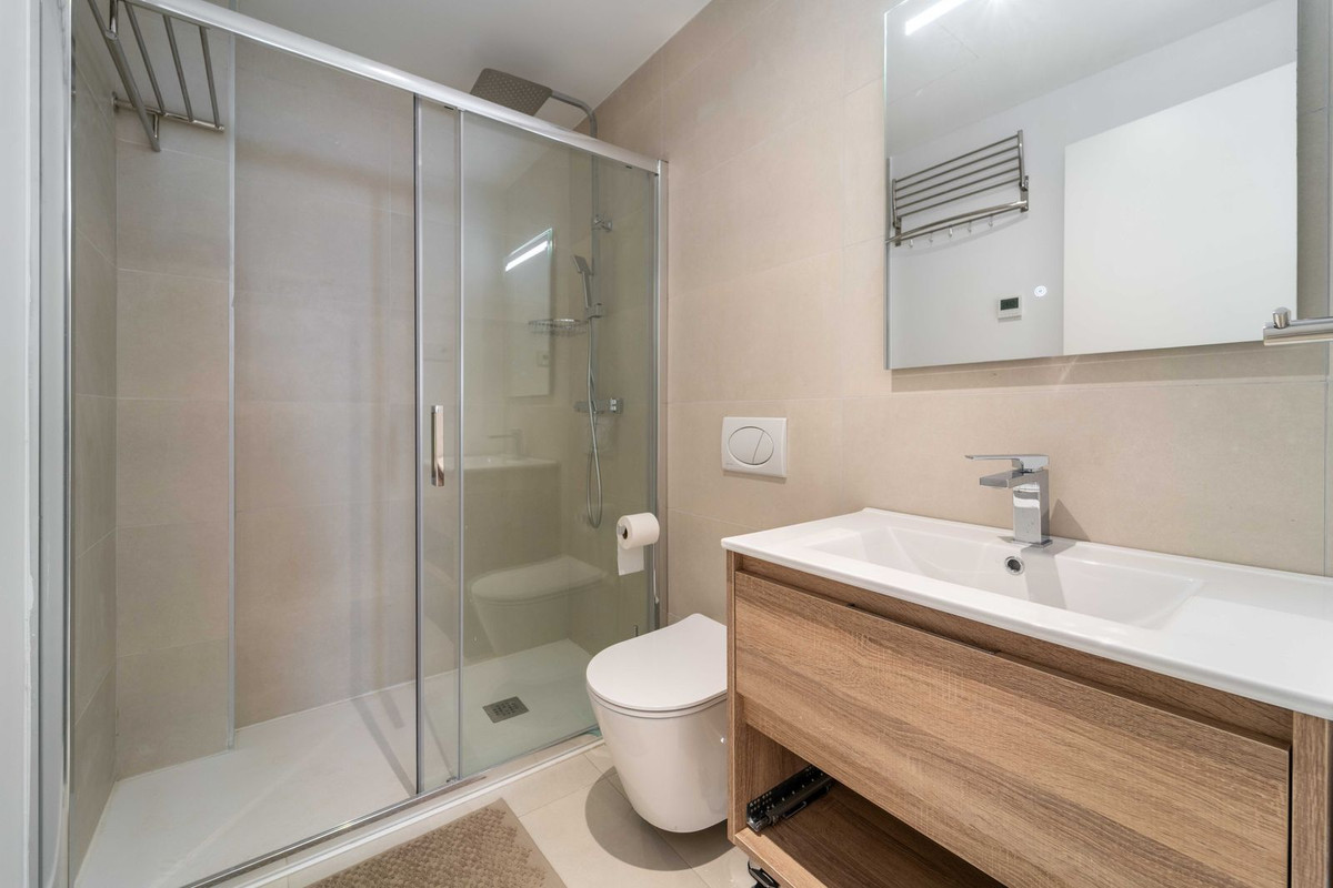 3 Bed Apartment for sale in Fuengirola Costa Del Sol, Málaga, Spain