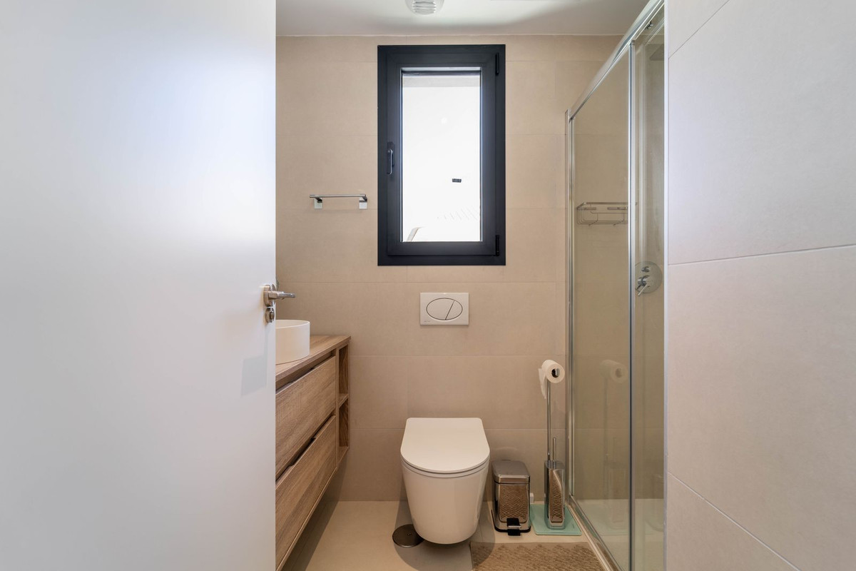 3 Bed Apartment for sale in Fuengirola Costa Del Sol, Málaga, Spain