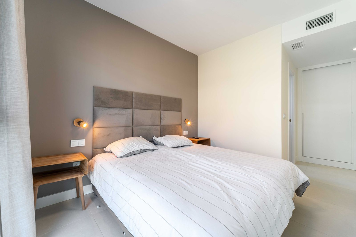 3 Bed Apartment for sale in Fuengirola Costa Del Sol, Málaga, Spain