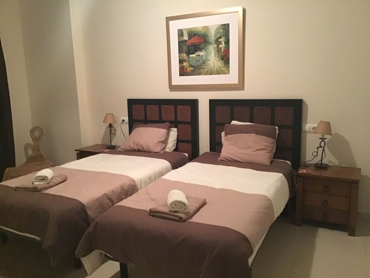 Se vende Apartamento Planta Baja de 3 dormitorios en Costa Del Sol, Málaga, España