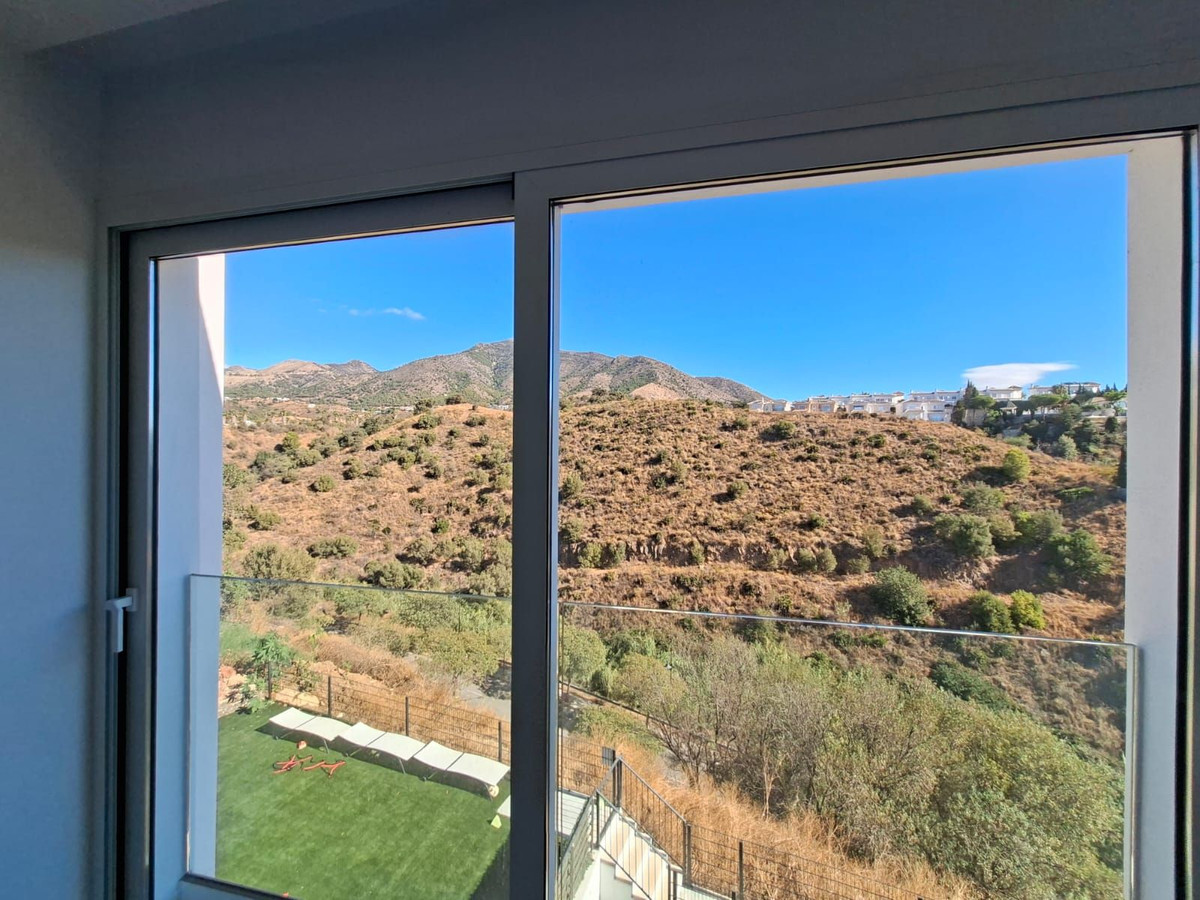 3 Bed Townhouse for sale in Fuengirola Costa Del Sol, Málaga, Spain