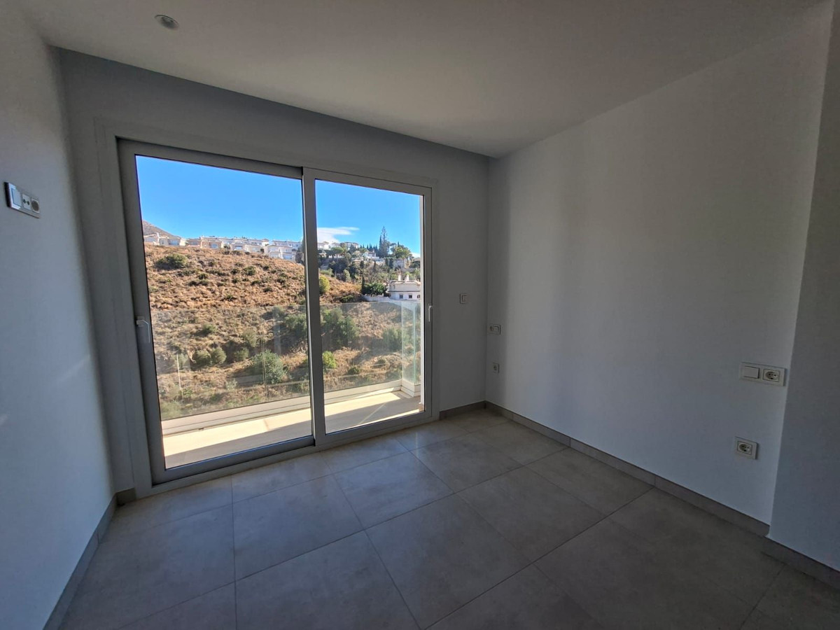 3 Bed Townhouse for sale in Fuengirola Costa Del Sol, Málaga, Spain