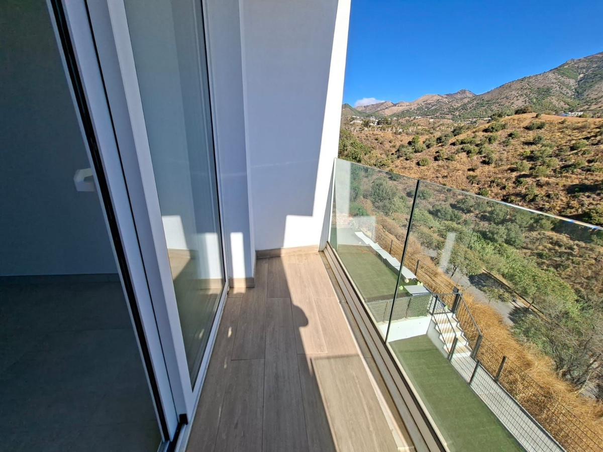 3 Bed Townhouse for sale in Fuengirola Costa Del Sol, Málaga, Spain