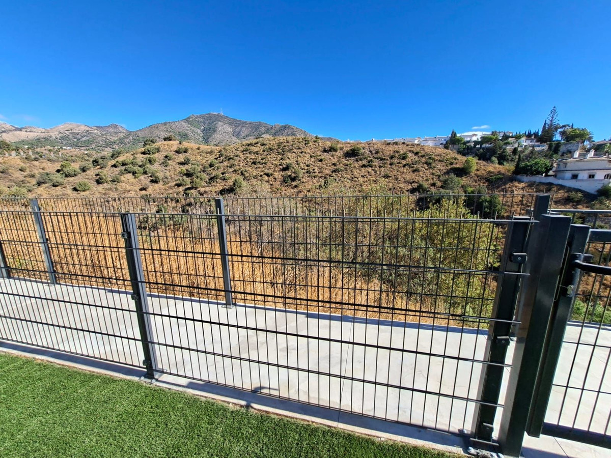 3 Bed Townhouse for sale in Fuengirola Costa Del Sol, Málaga, Spain