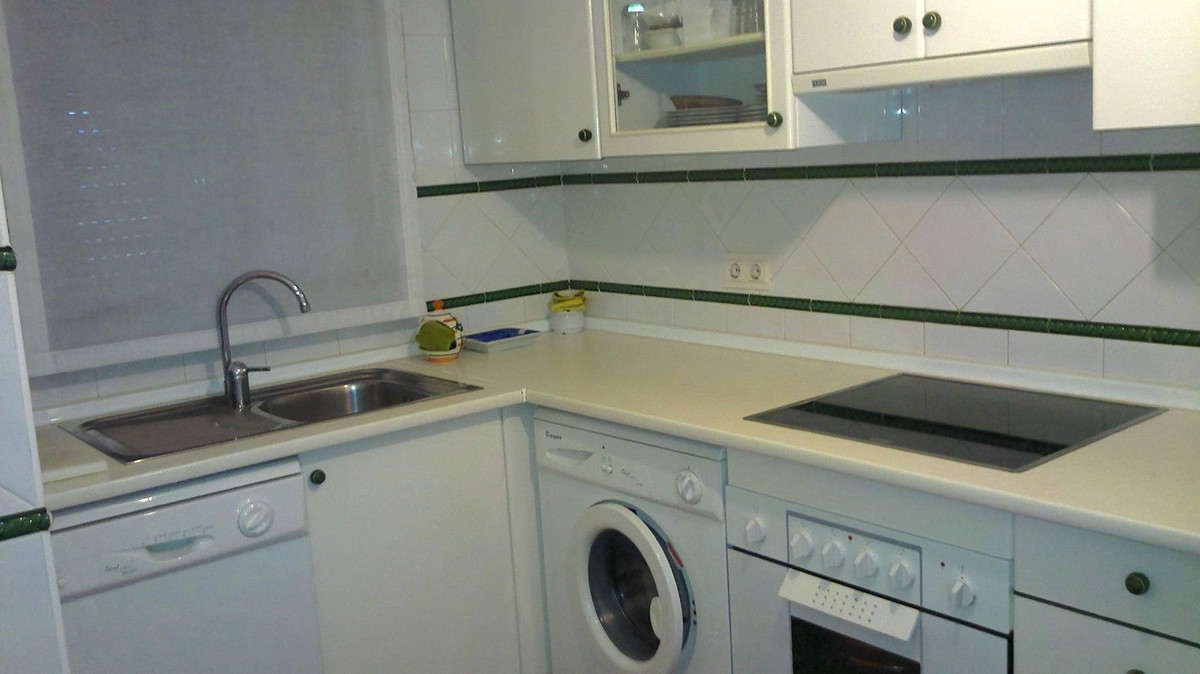 Se vende Apartamento Planta Media de 2 dormitorios en Costa Del Sol, Málaga, España