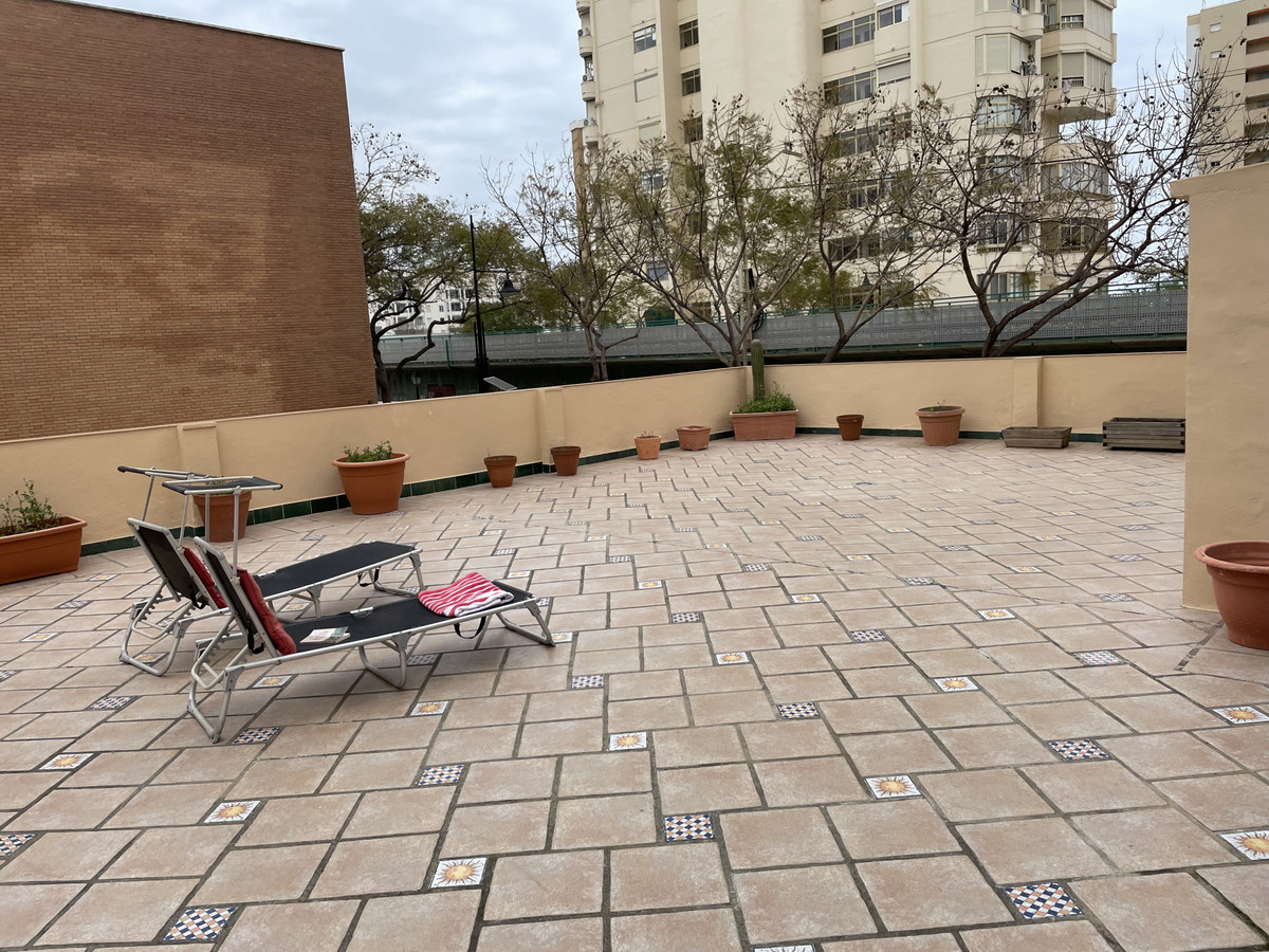 Se vende Apartamento Planta Media de 2 dormitorios en Costa Del Sol, Málaga, España