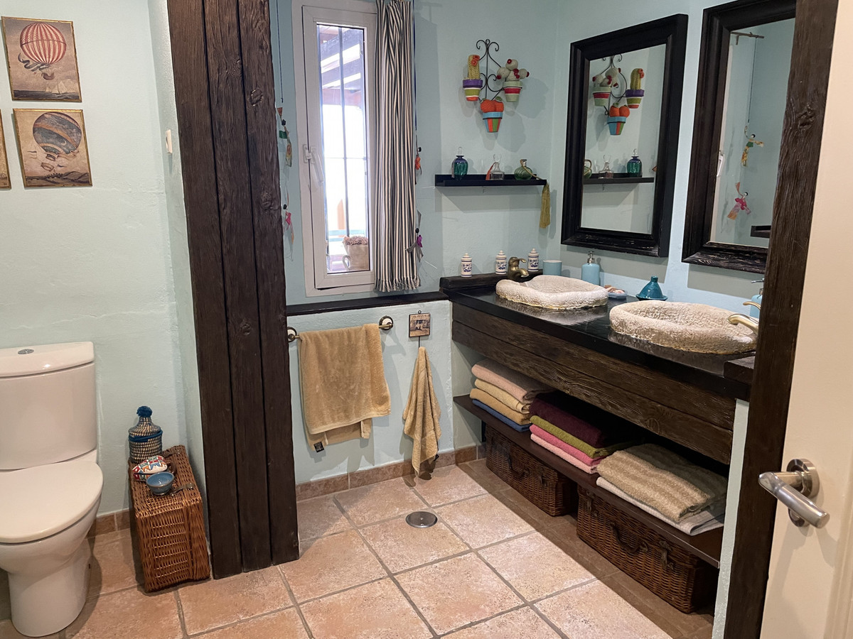 Se vende Apartamento Planta Media de 2 dormitorios en Costa Del Sol, Málaga, España
