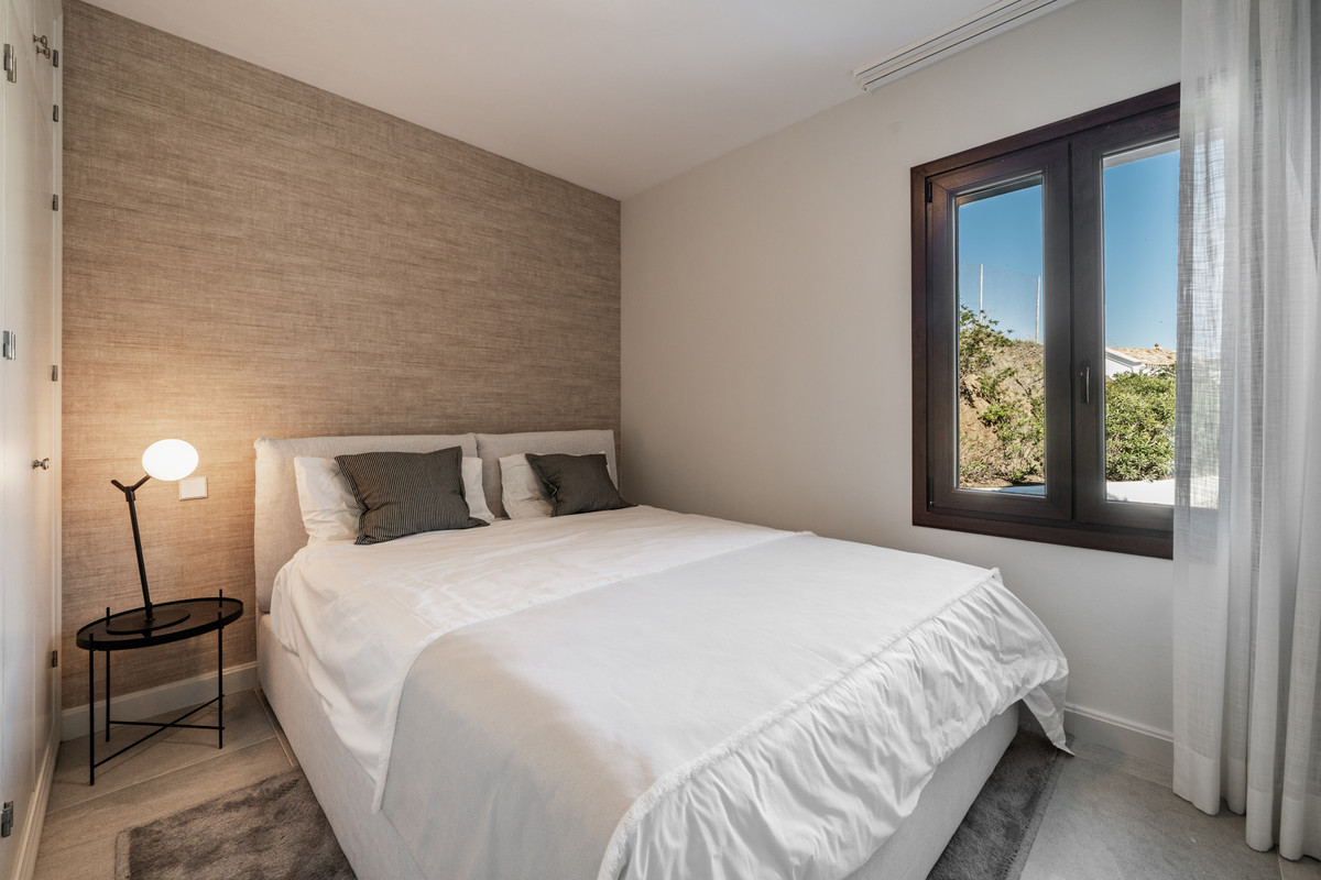 5 Bed Townhouse for sale in Selwo Costa Del Sol, Málaga, Spain