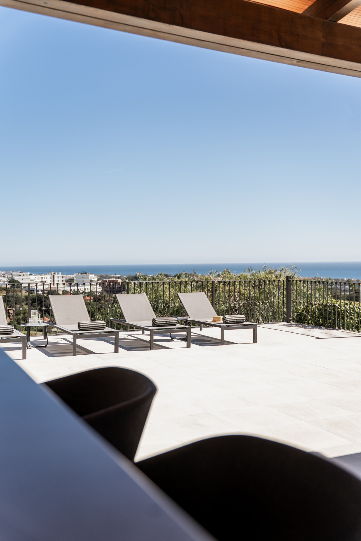 5 Bed Townhouse for sale in Selwo Costa Del Sol, Málaga, Spain