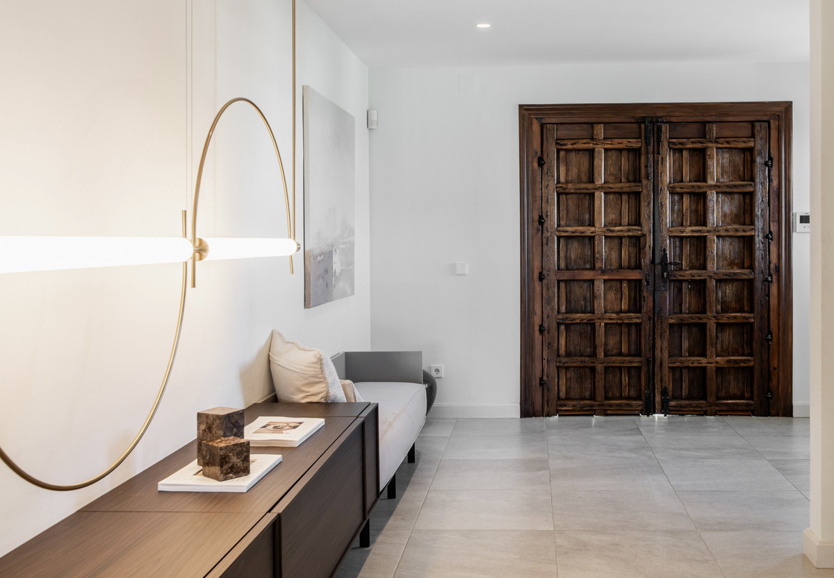 5 Bed Townhouse for sale in Selwo Costa Del Sol, Málaga, Spain