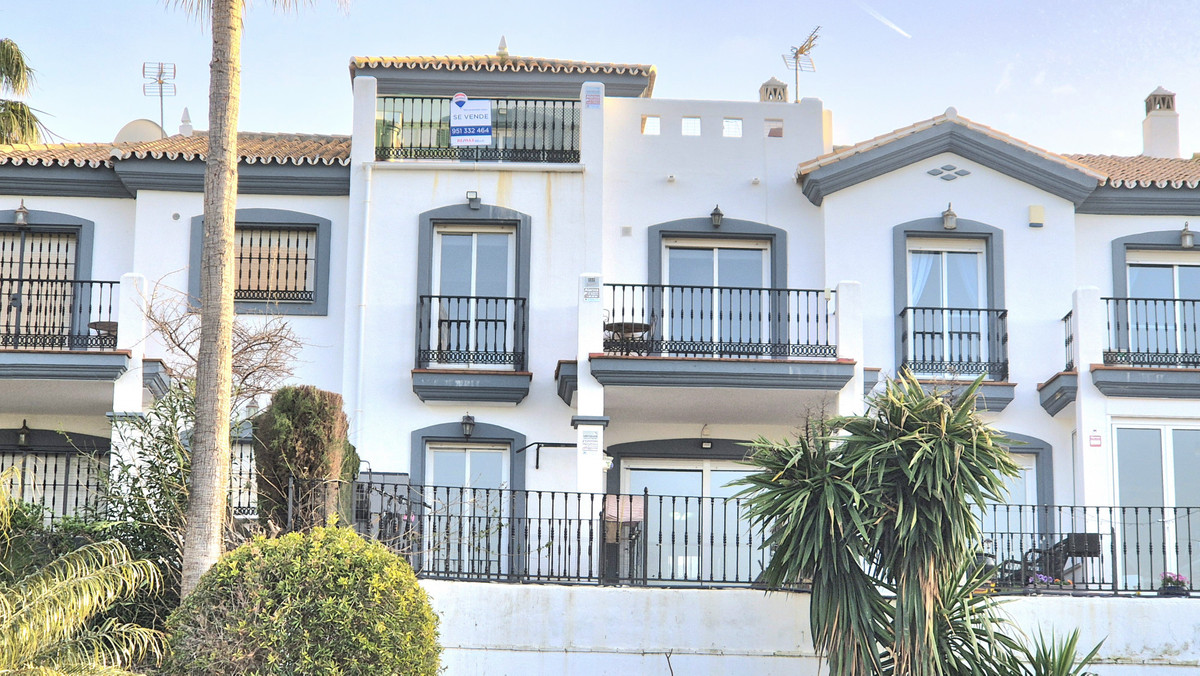 3 Bed Townhouse for sale in Alhaurin Golf Costa Del Sol, Málaga, Spain