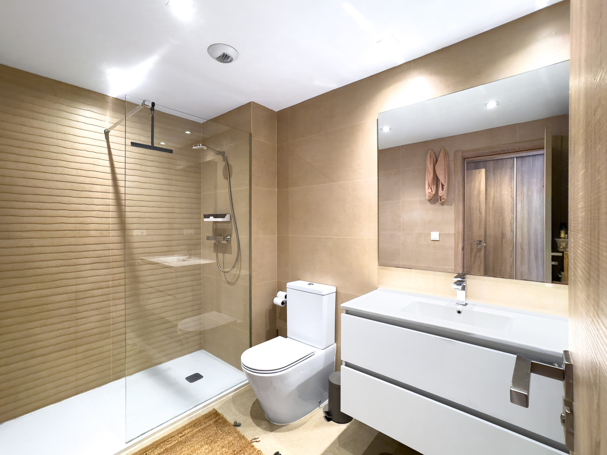 Se vende Apartamento Planta Media de 3 dormitorios en Costa Del Sol, Málaga, España