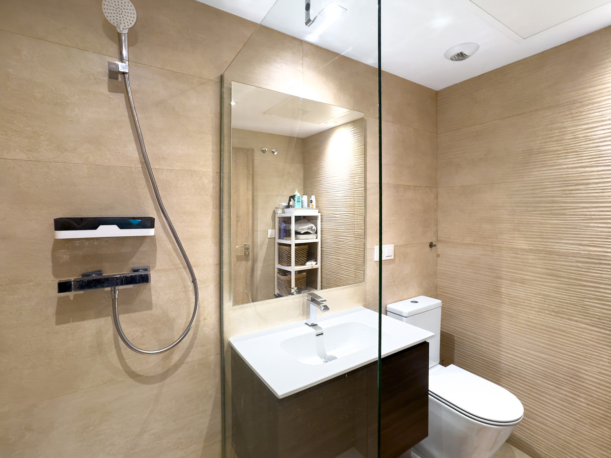 Se vende Apartamento Planta Media de 3 dormitorios en Costa Del Sol, Málaga, España