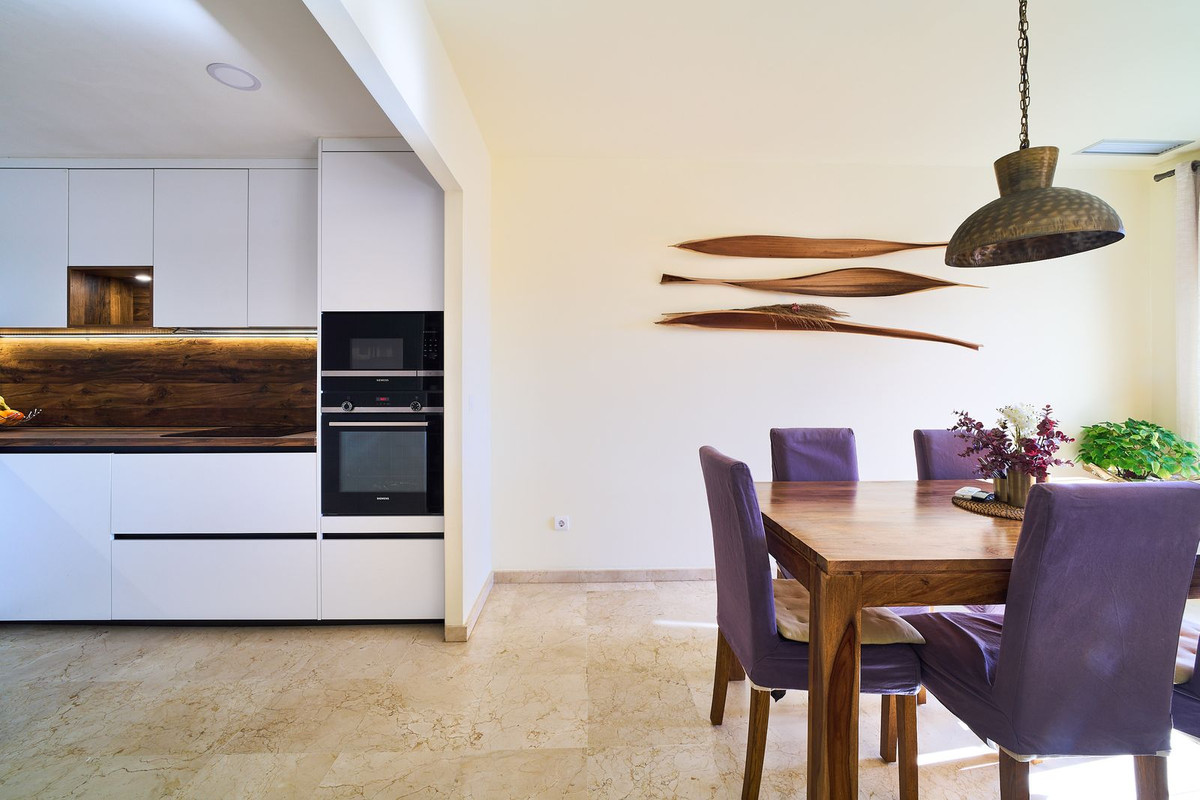 3 Bed Apartment for sale in Istán Costa Del Sol, Málaga, Spain