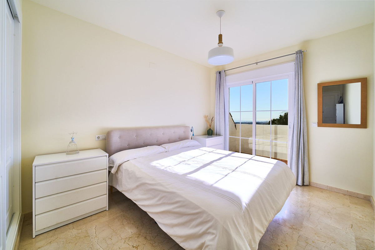 3 Bed Apartment for sale in Istán Costa Del Sol, Málaga, Spain