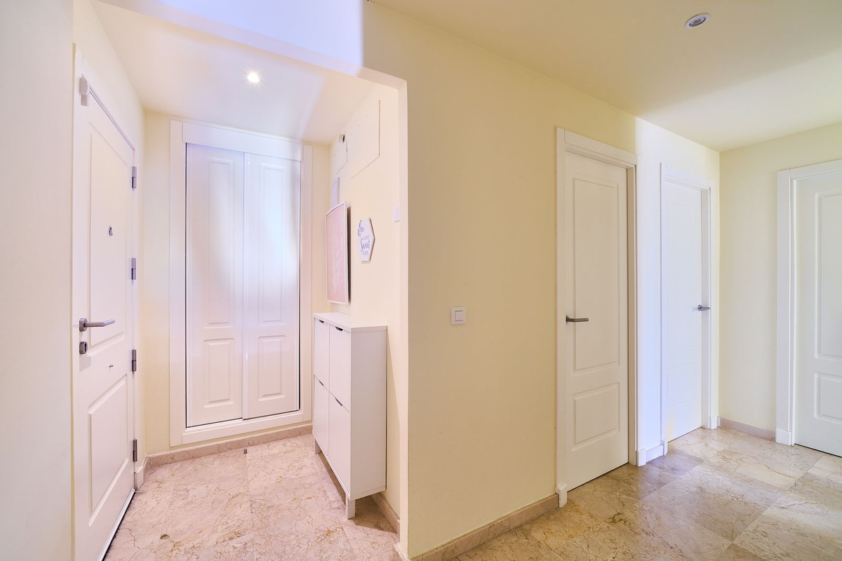 3 Bed Apartment for sale in Istán Costa Del Sol, Málaga, Spain