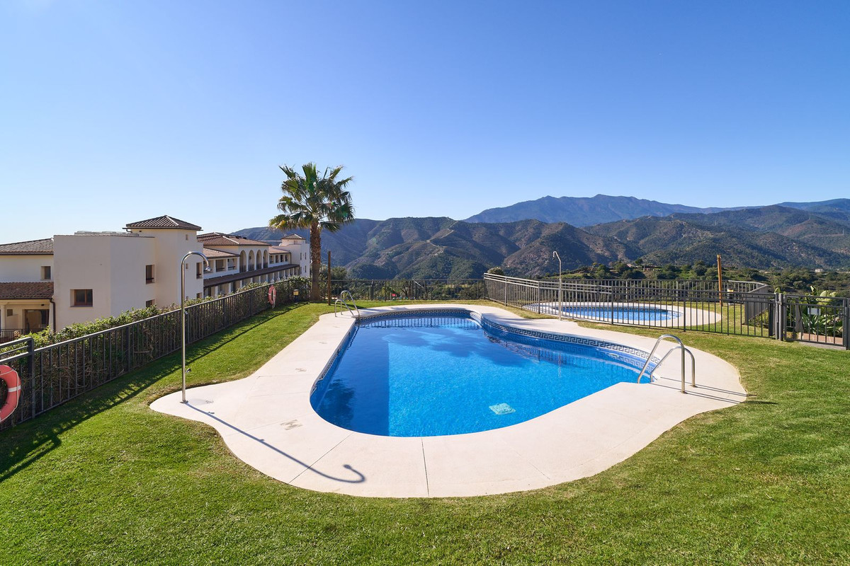 3 Bed Apartment for sale in Istán Costa Del Sol, Málaga, Spain