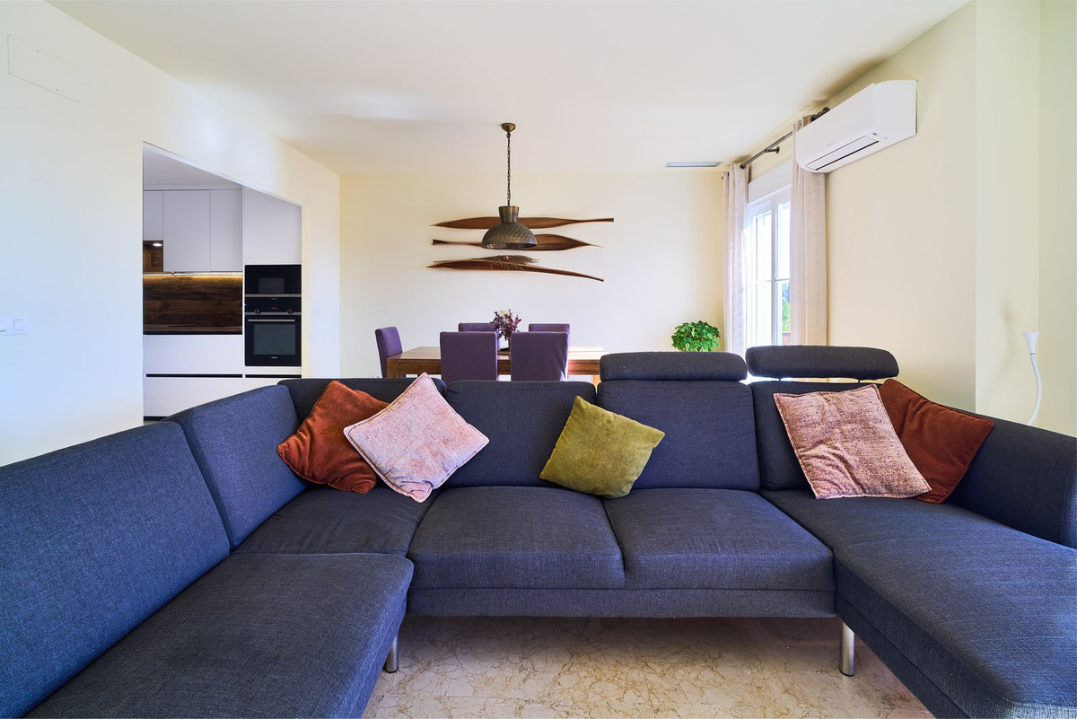 3 Bed Apartment for sale in Istán Costa Del Sol, Málaga, Spain