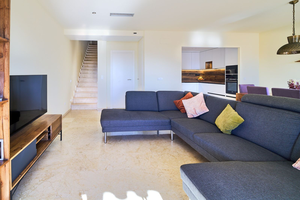 3 Bed Apartment for sale in Istán Costa Del Sol, Málaga, Spain