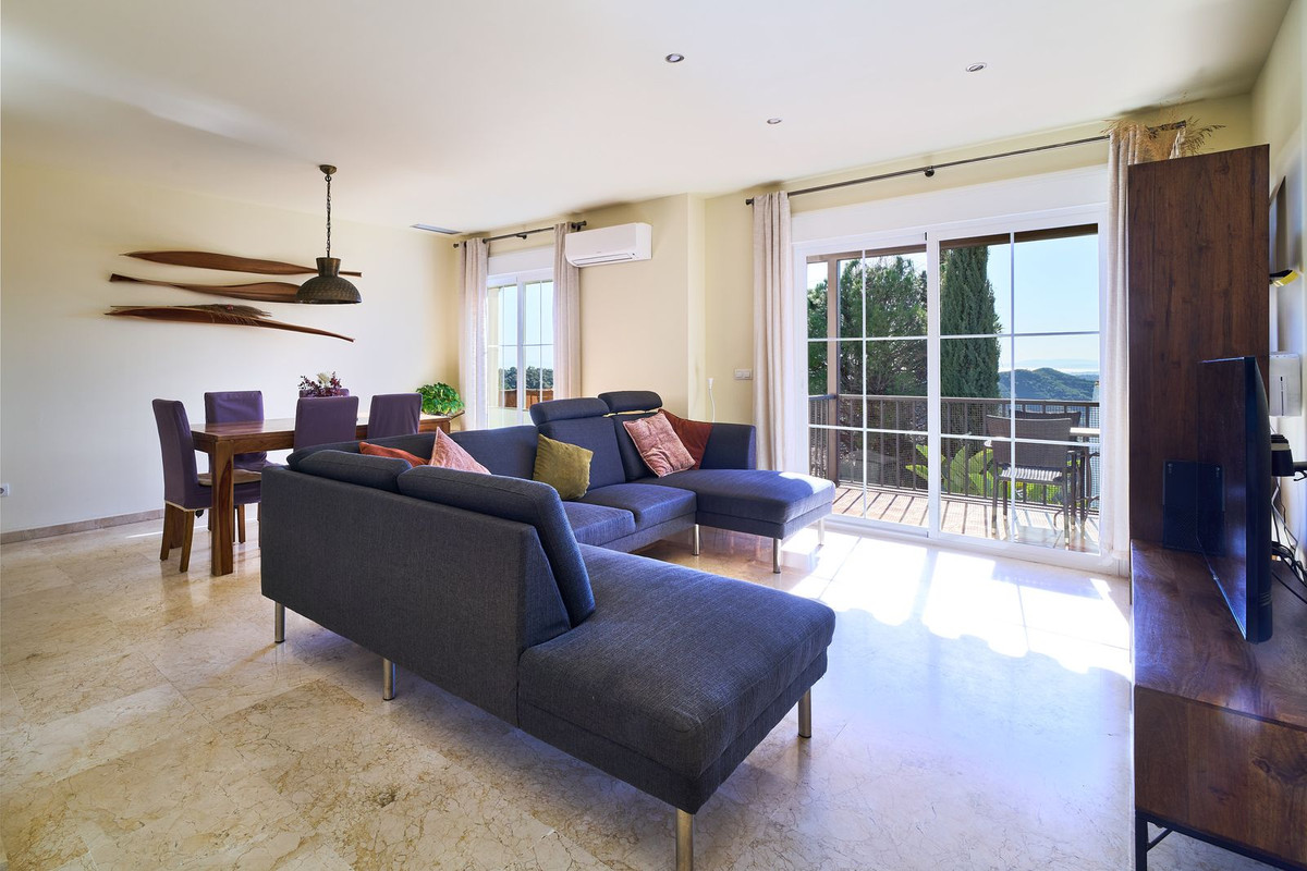 3 Bed Apartment for sale in Istán Costa Del Sol, Málaga, Spain