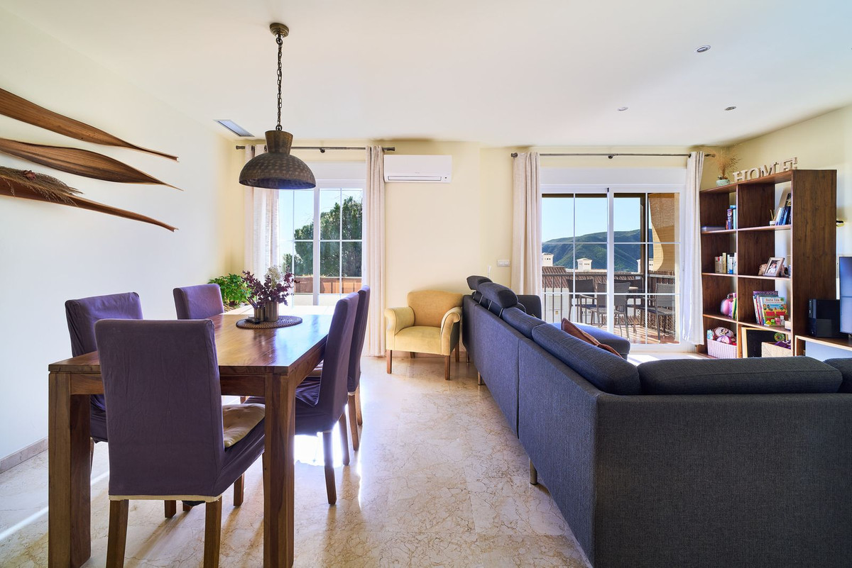 3 Bed Apartment for sale in Istán Costa Del Sol, Málaga, Spain