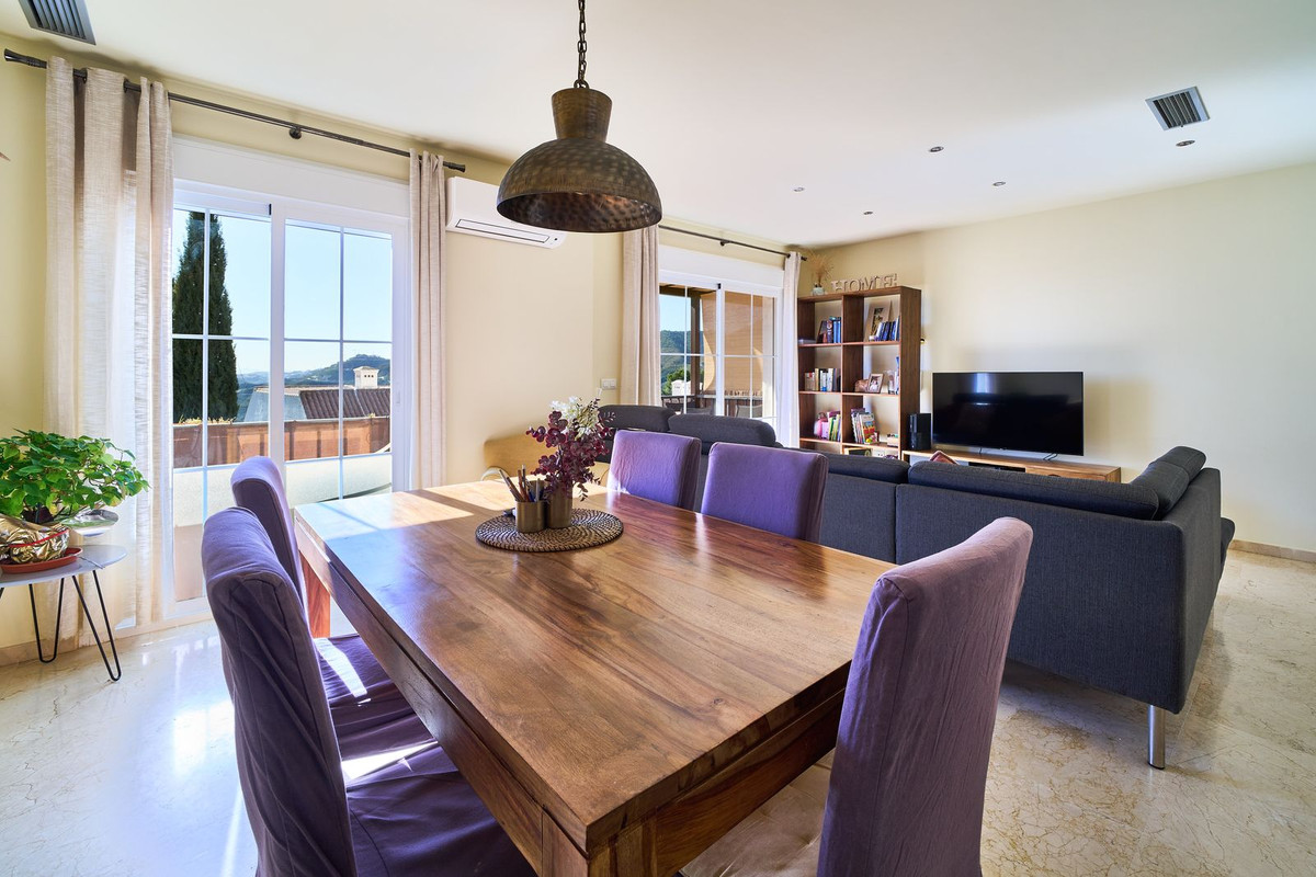3 Bed Apartment for sale in Istán Costa Del Sol, Málaga, Spain