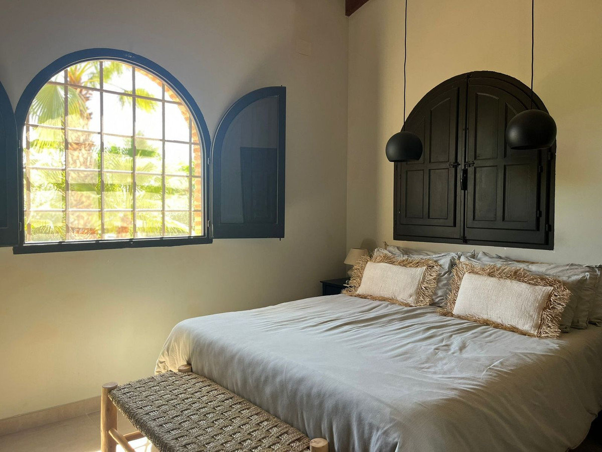 Se vende Villa - Chalet de 6 dormitorios en Costa Blanca, Alicante, España