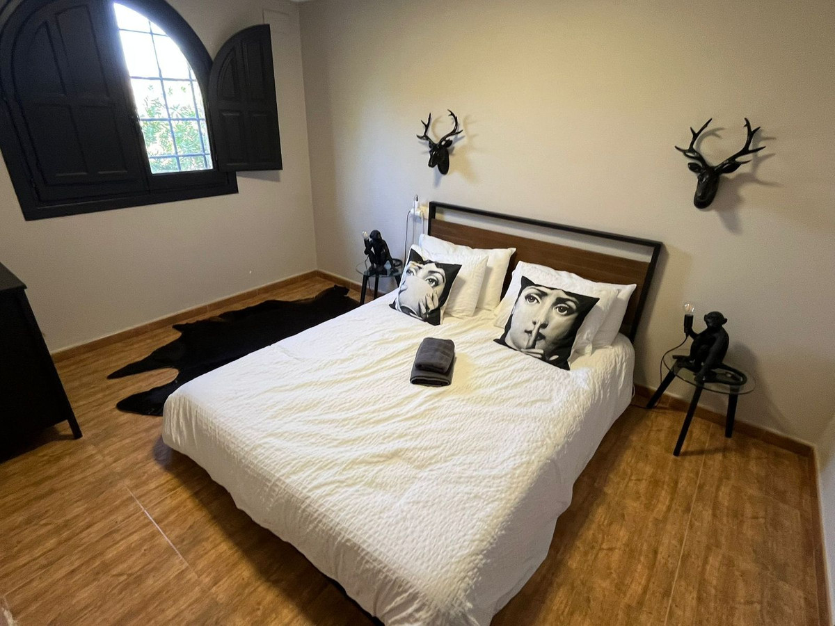 Se vende Villa - Chalet de 6 dormitorios en Costa Blanca, Alicante, España