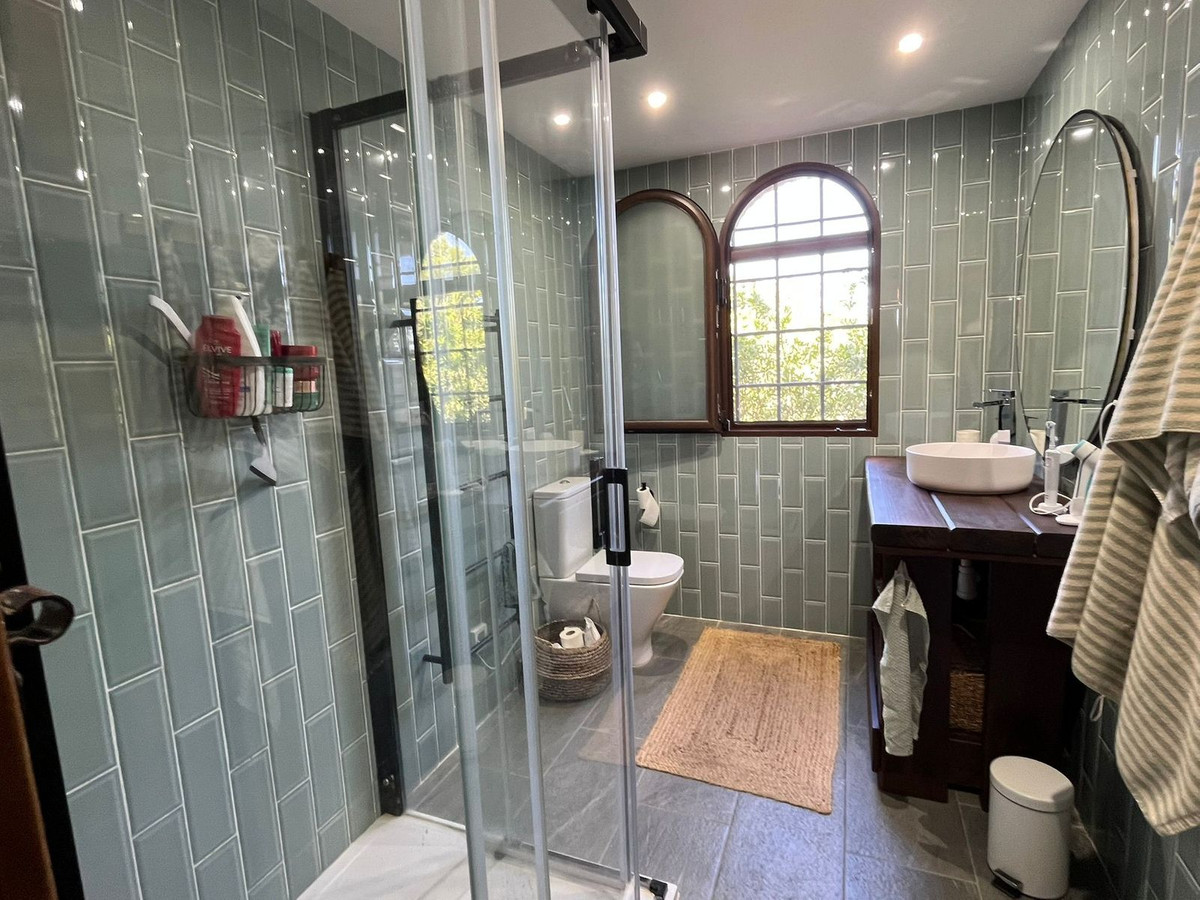 Se vende Villa - Chalet de 6 dormitorios en Costa Blanca, Alicante, España