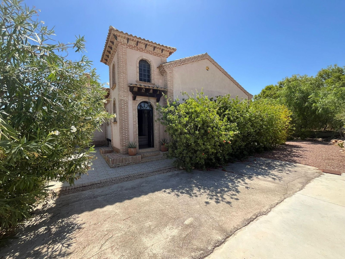 Se vende Villa - Chalet de 6 dormitorios en Costa Blanca, Alicante, España