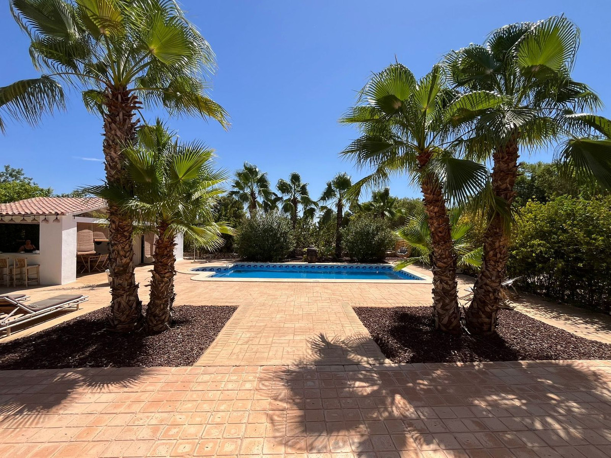 Se vende Villa - Chalet de 6 dormitorios en Costa Blanca, Alicante, España