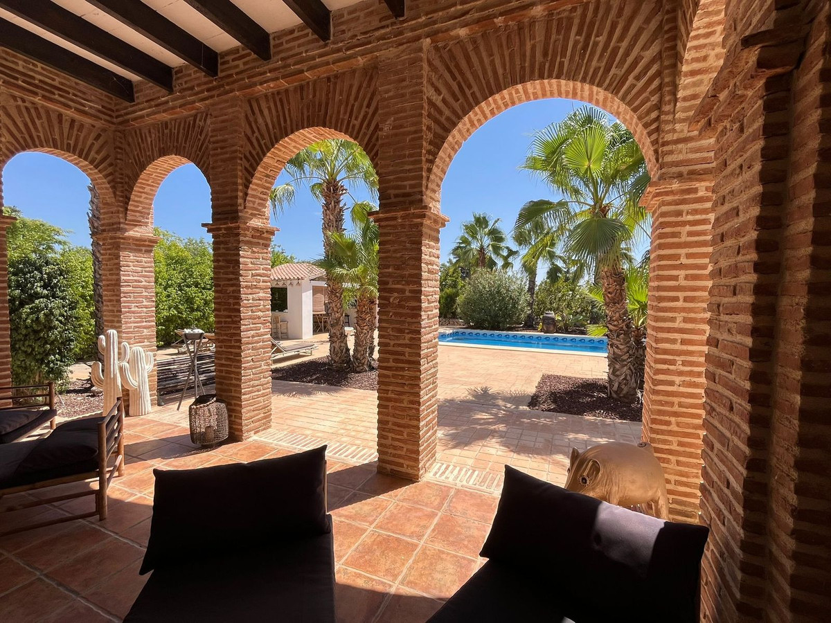Se vende Villa - Chalet de 6 dormitorios en Costa Blanca, Alicante, España