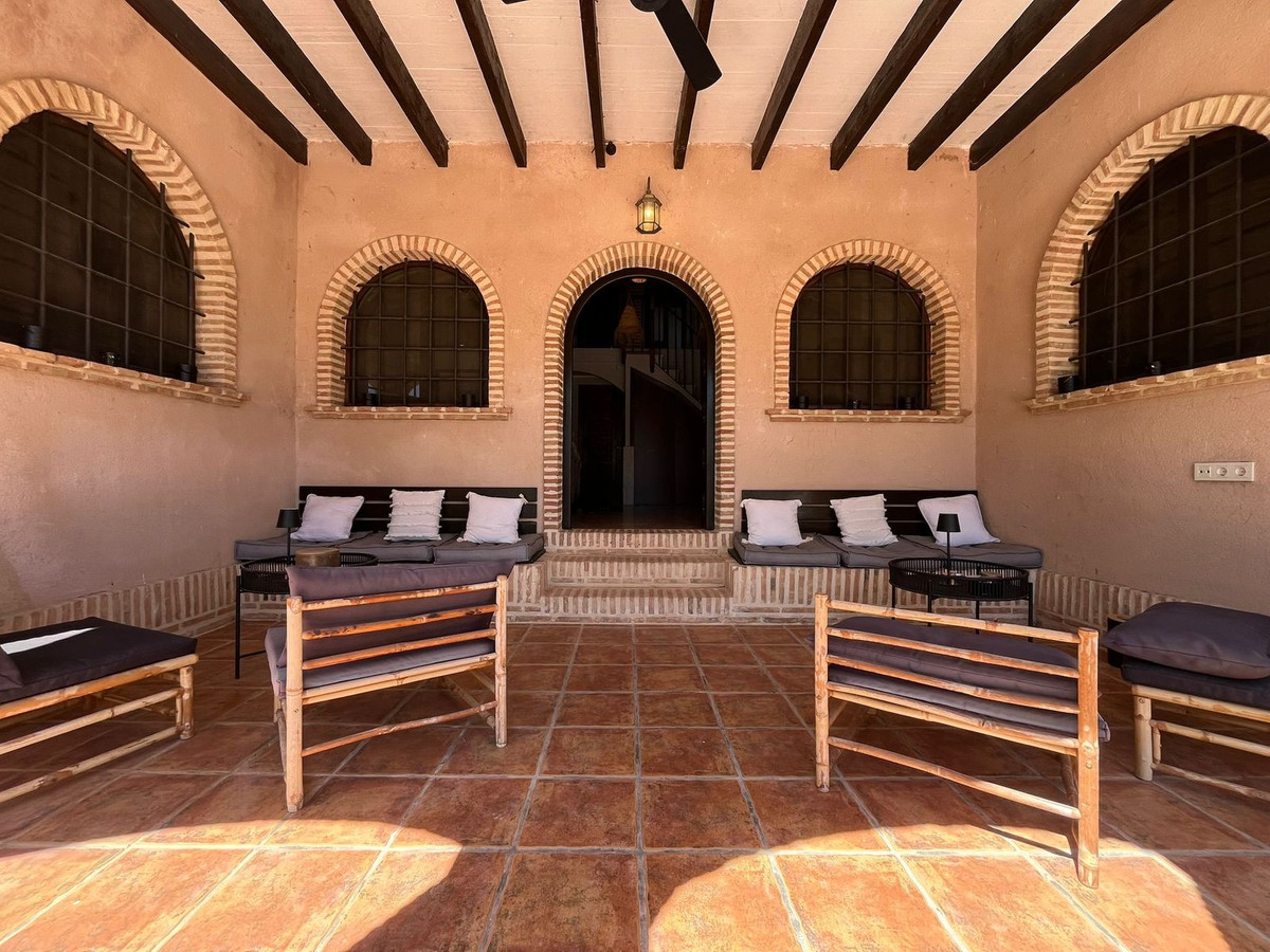 Se vende Villa - Chalet de 6 dormitorios en Costa Blanca, Alicante, España