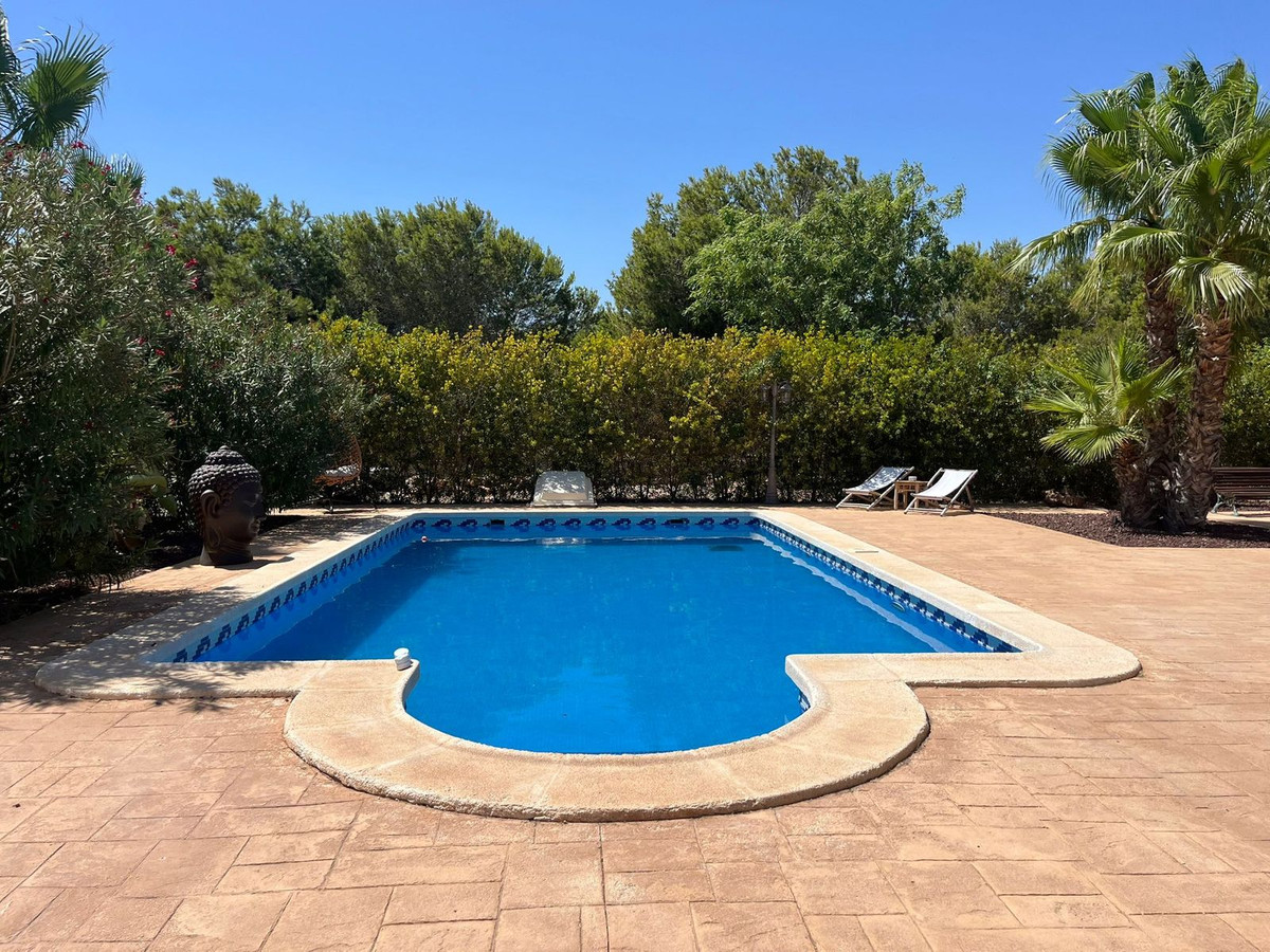 Se vende Villa - Chalet de 6 dormitorios en Costa Blanca, Alicante, España