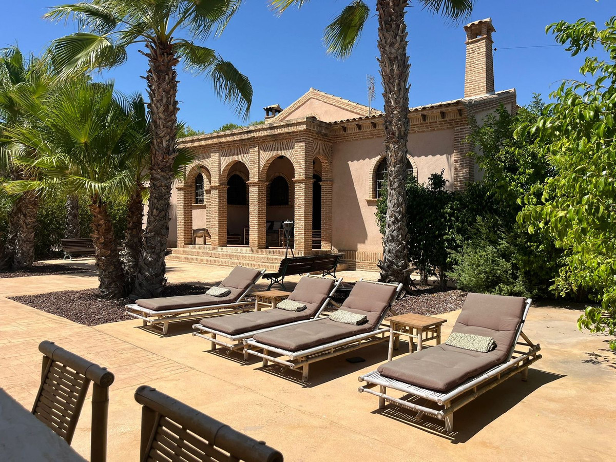Se vende Villa - Chalet de 6 dormitorios en Costa Blanca, Alicante, España