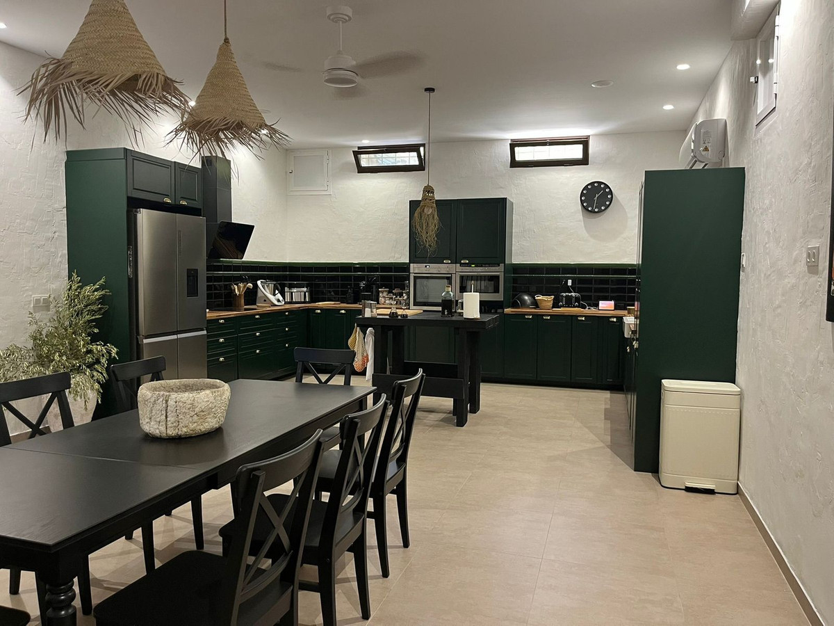 Se vende Villa - Chalet de 6 dormitorios en Costa Blanca, Alicante, España