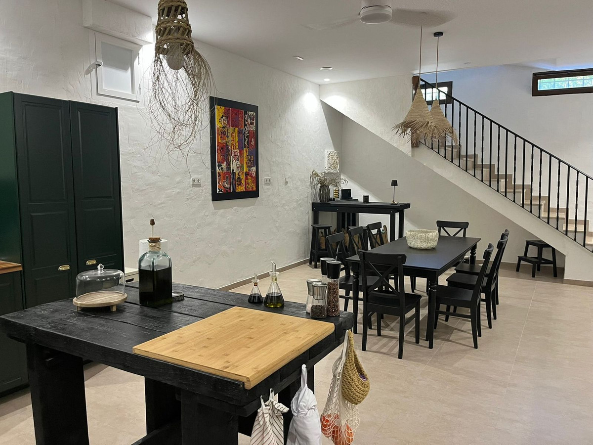 Se vende Villa - Chalet de 6 dormitorios en Costa Blanca, Alicante, España