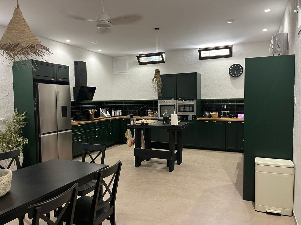 Se vende Villa - Chalet de 6 dormitorios en Costa Blanca, Alicante, España