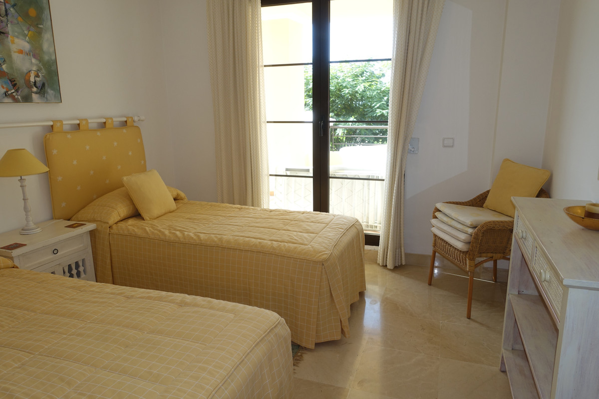 3 Bed Apartment for sale in Benahavís Costa Del Sol, Málaga, Spain