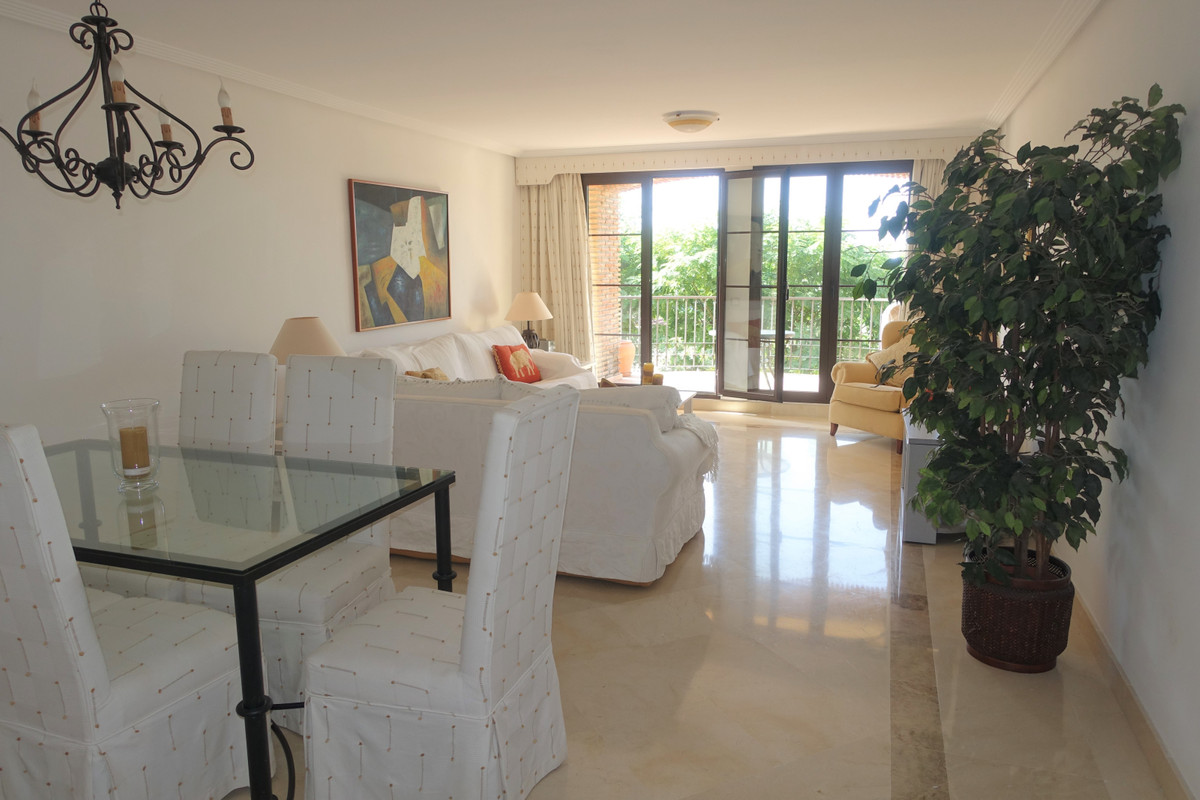3 Bed Apartment for sale in Benahavís Costa Del Sol, Málaga, Spain