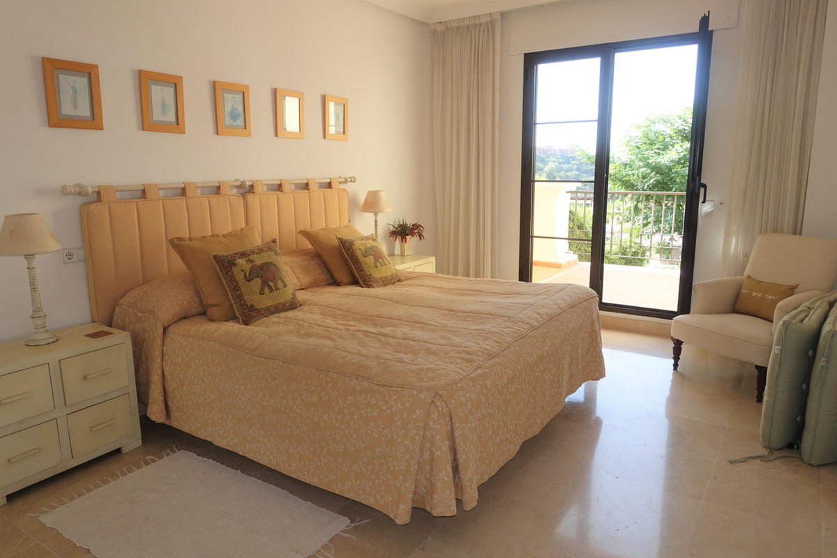 3 Bed Apartment for sale in Benahavís Costa Del Sol, Málaga, Spain