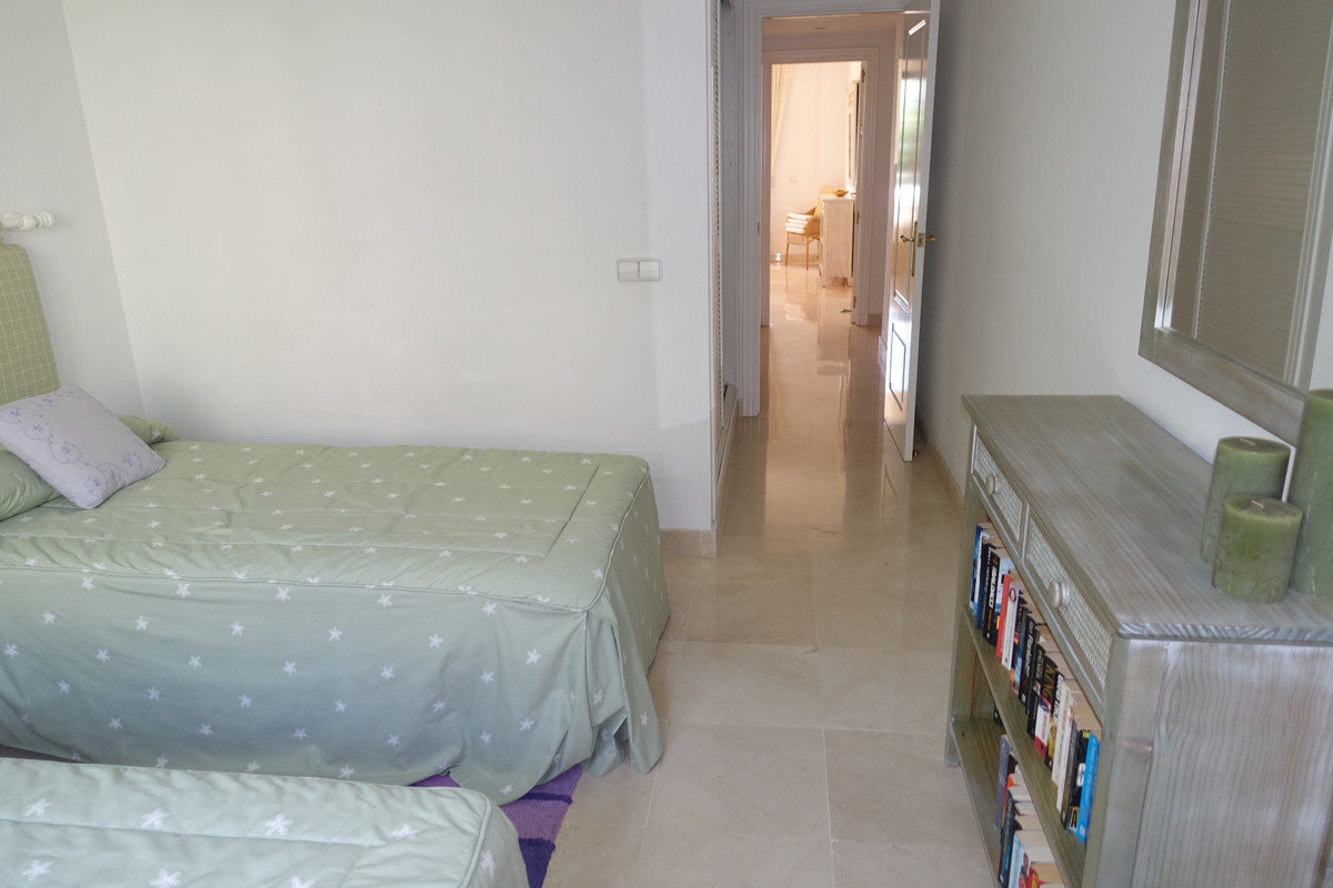 3 Bed Apartment for sale in Benahavís Costa Del Sol, Málaga, Spain