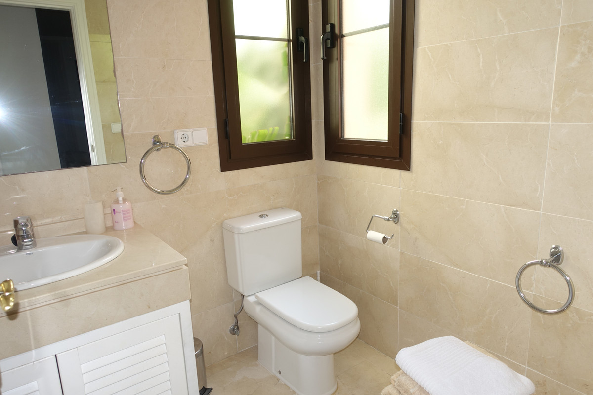 3 Bed Apartment for sale in Benahavís Costa Del Sol, Málaga, Spain