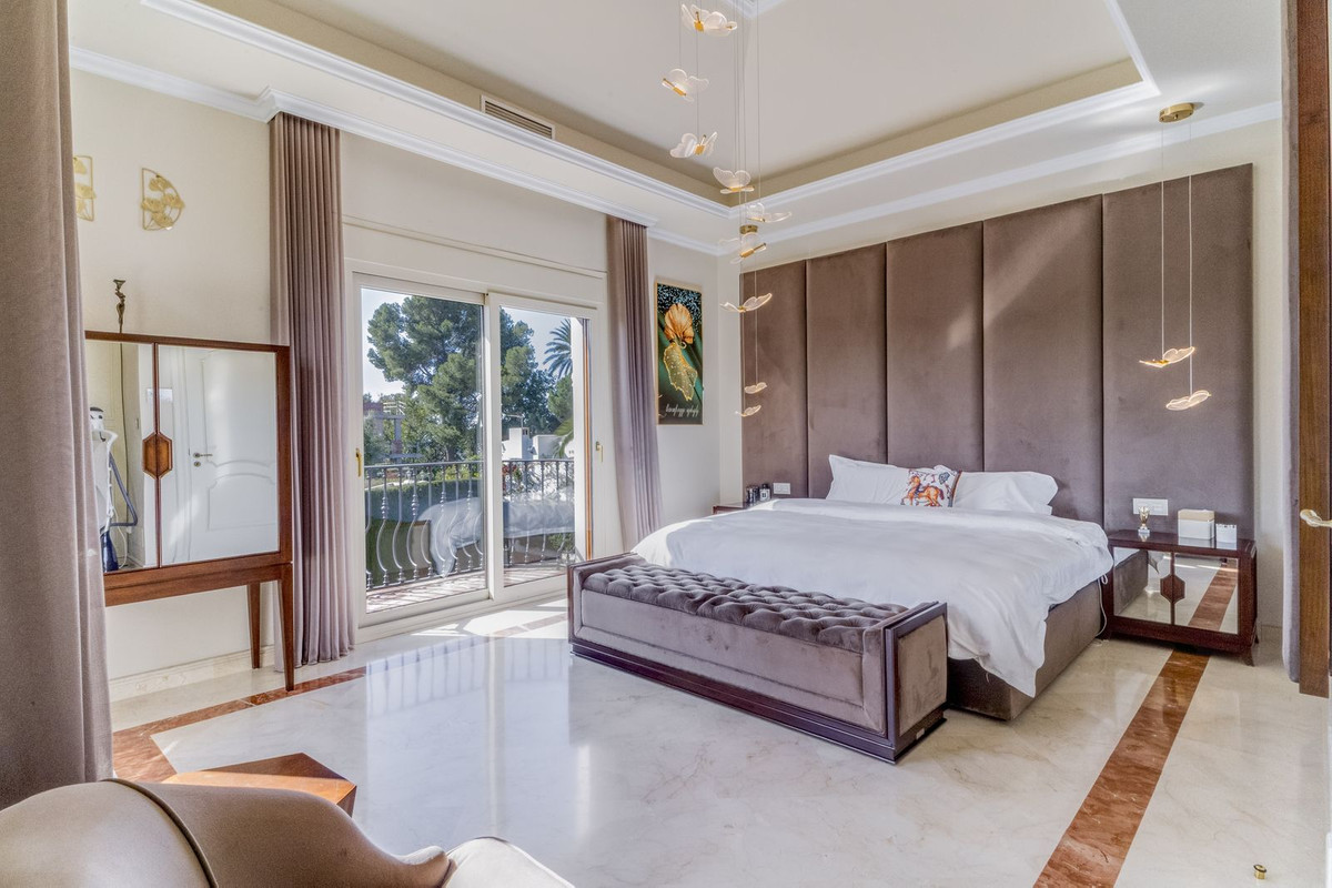 5 Bed Townhouse for sale in Estepona Costa Del Sol, Málaga, Spain