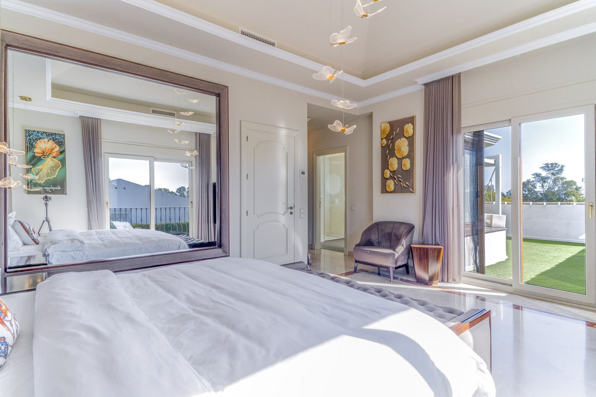 5 Bed Townhouse for sale in Estepona Costa Del Sol, Málaga, Spain
