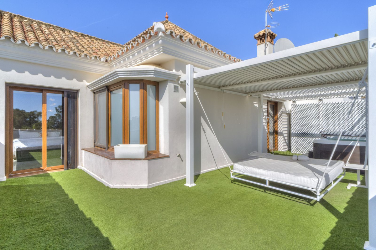 5 Bed Townhouse for sale in Estepona Costa Del Sol, Málaga, Spain