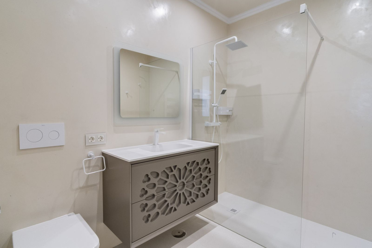 5 Bed Townhouse for sale in Estepona Costa Del Sol, Málaga, Spain