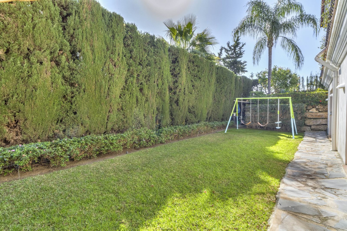 5 Bed Townhouse for sale in Estepona Costa Del Sol, Málaga, Spain