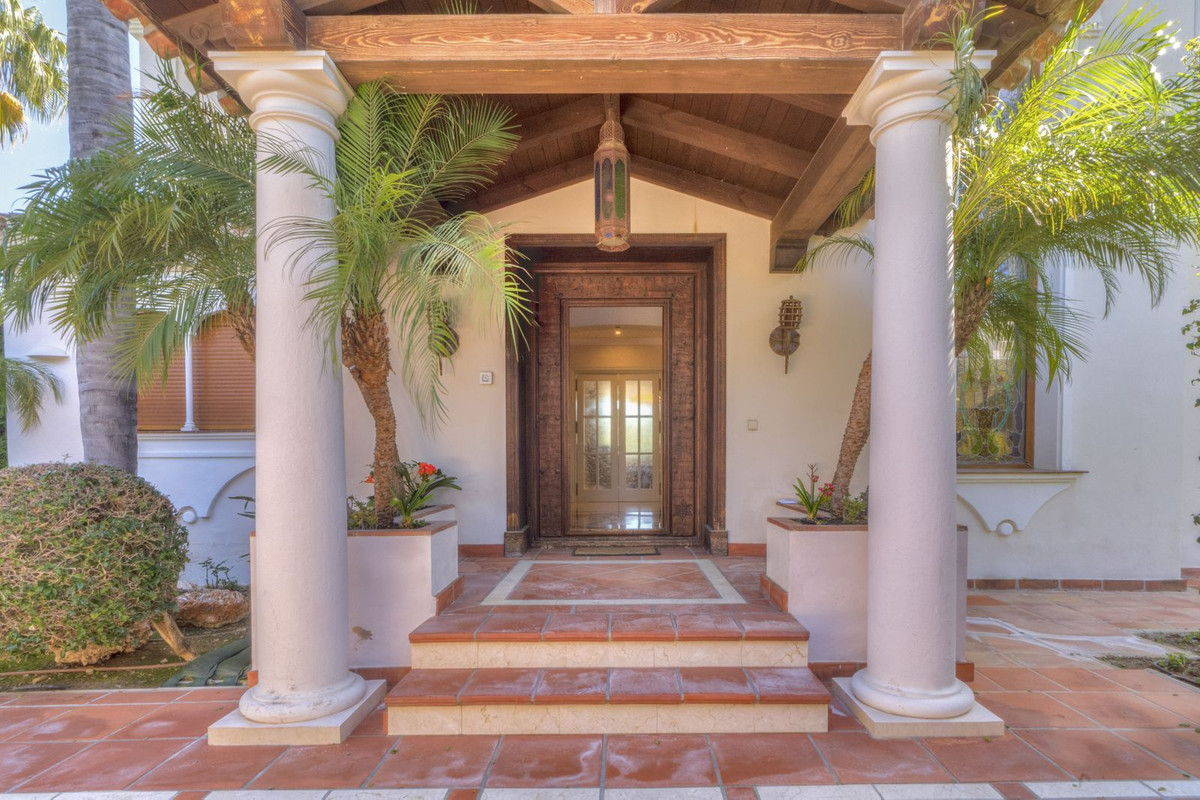 5 Bed Townhouse for sale in Estepona Costa Del Sol, Málaga, Spain